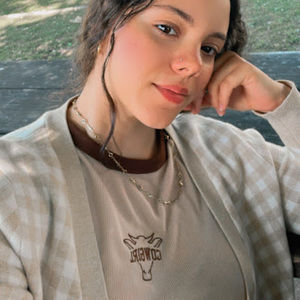 Meet your Posher, Daniela